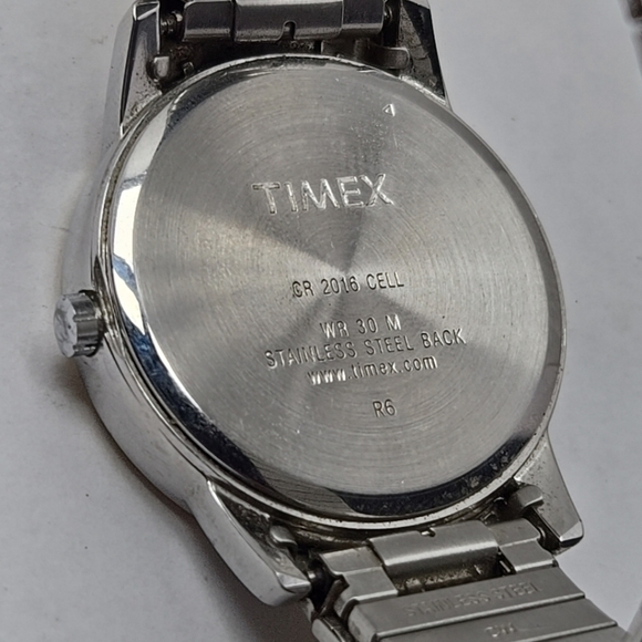 Mens Timex R6 Date Indiglo Two Tone Quartz Analog Watch New Battery - Picture 12 of 13